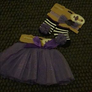 NWT Halloween tutu, head wrap and booties set